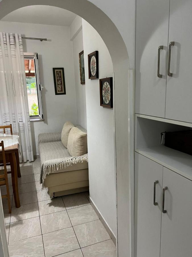 Goni Guest House Sarandë Esterno foto