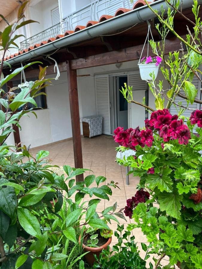 Goni Guest House Sarandë Esterno foto