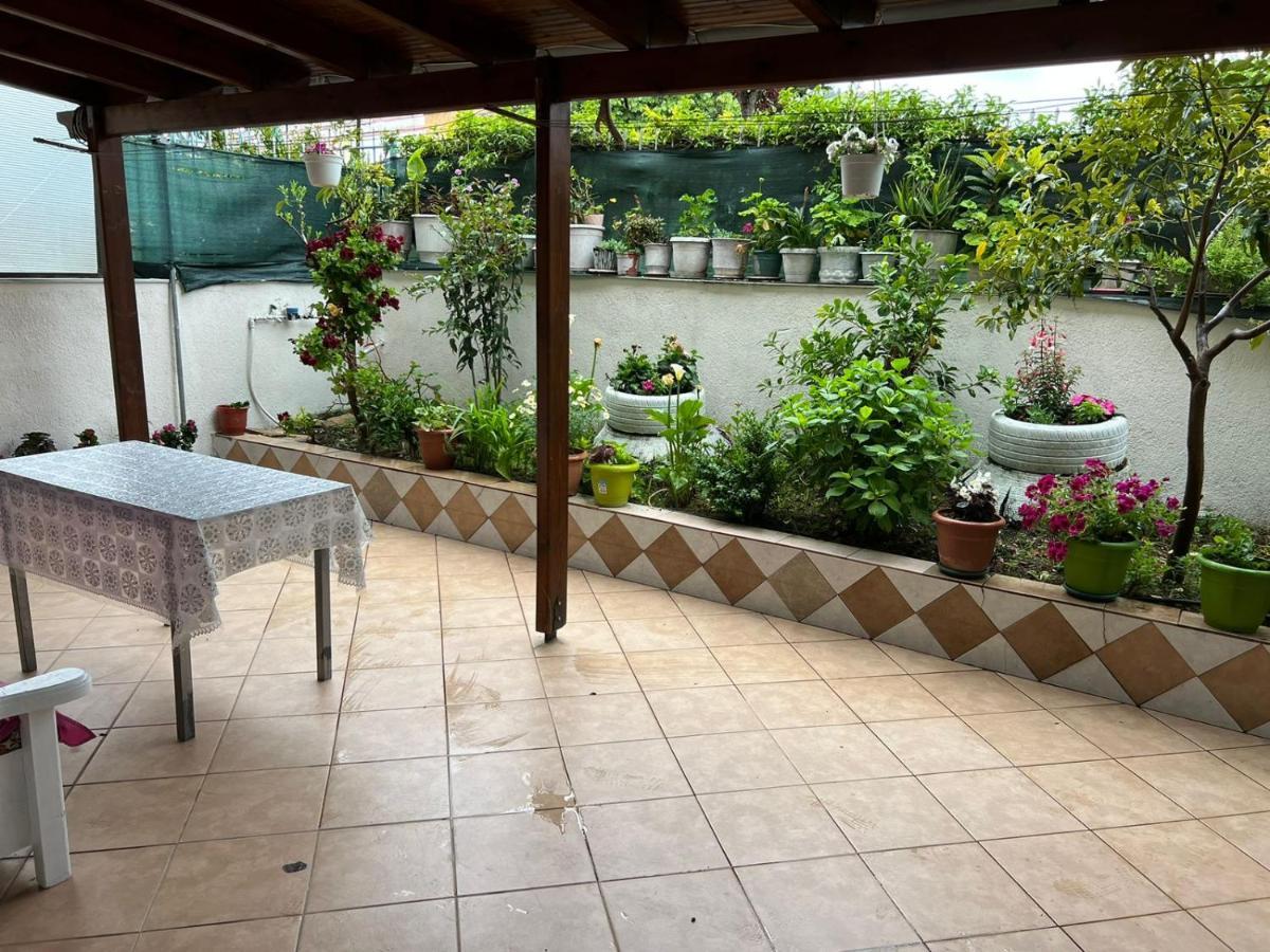 Goni Guest House Sarandë Esterno foto