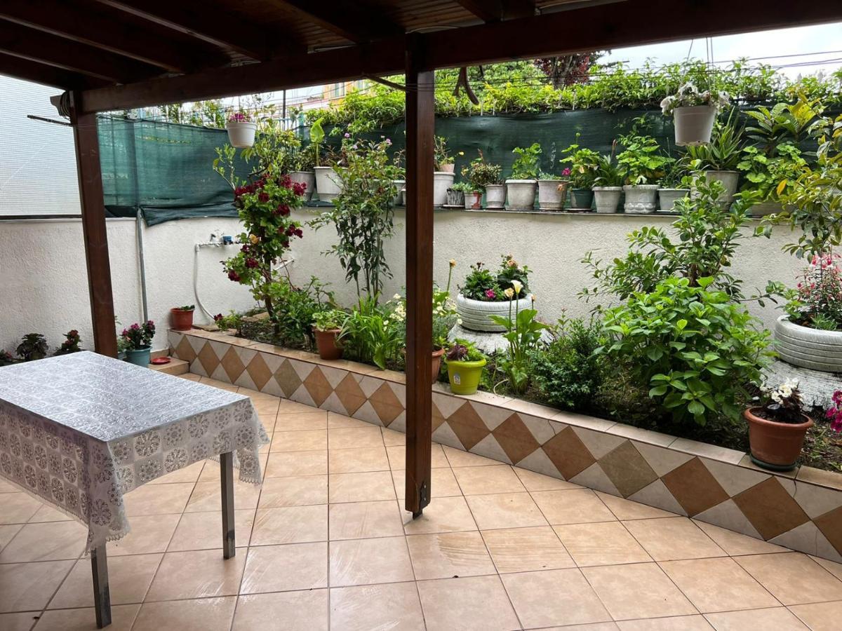 Goni Guest House Sarandë Esterno foto