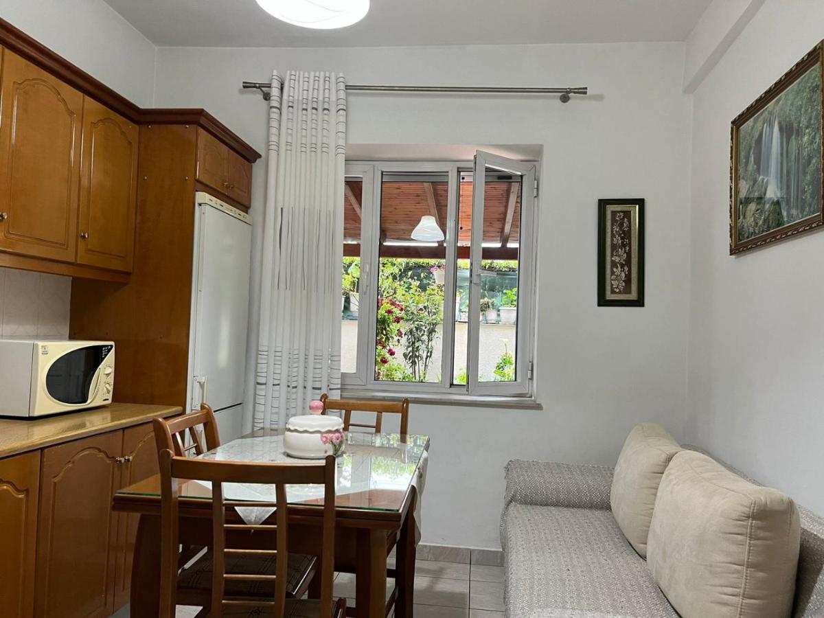 Goni Guest House Sarandë Esterno foto