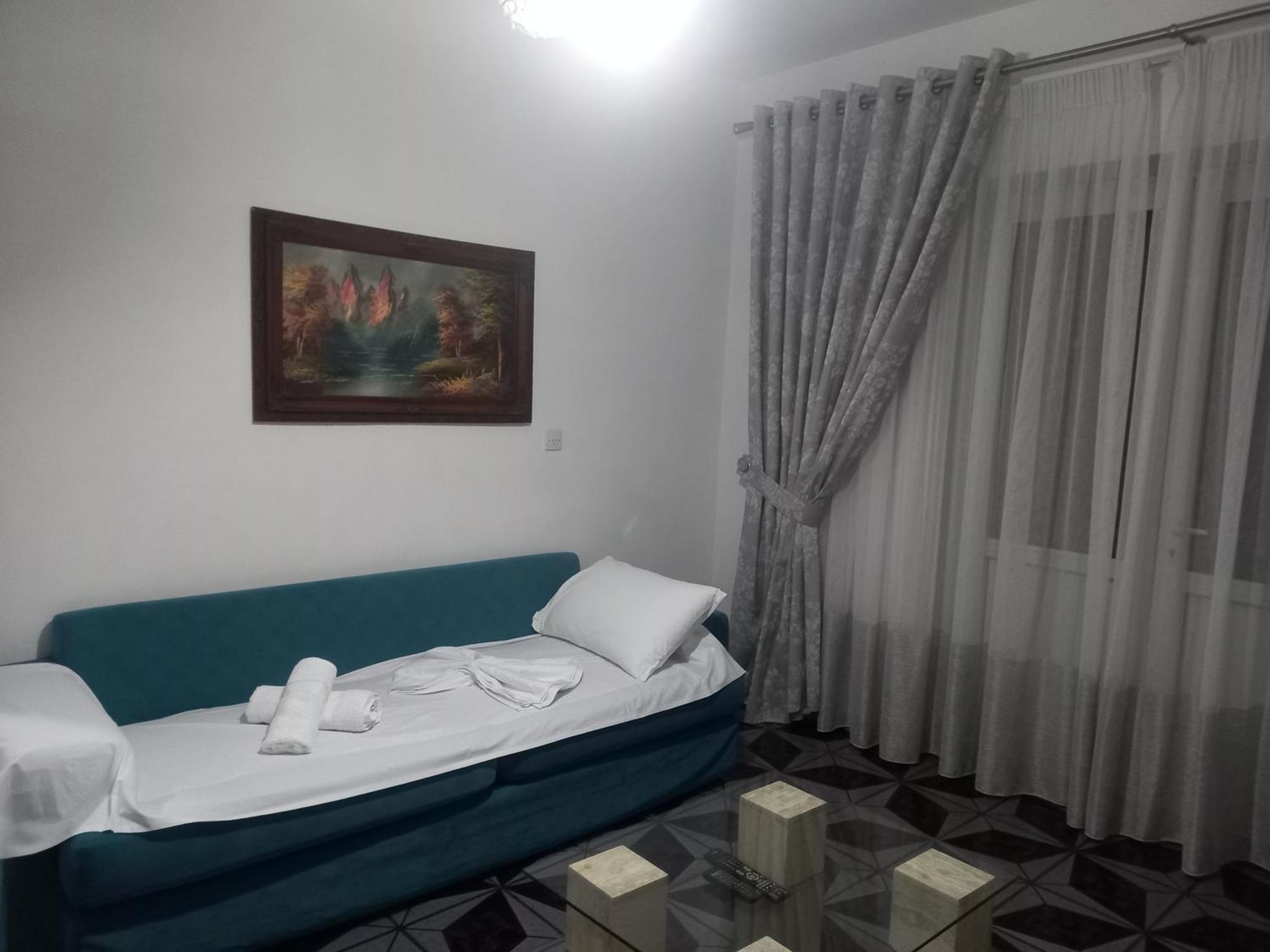 Goni Guest House Sarandë Esterno foto